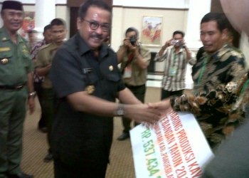Penyerahan Hasil Produksi Kayu ke Dua Kabupaten Di Banten(tmn)